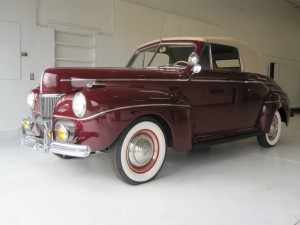 1941-Ford-Super-Deluxe-Convertible-1