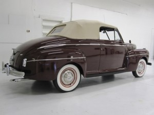 1941-Ford-Super-Deluxe-Convertible-10