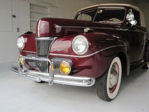 1941-Ford-Super-Deluxe-Convertible-2