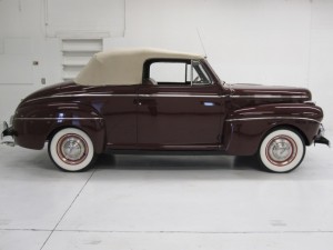 1941-Ford-Super-Deluxe-Convertible-9