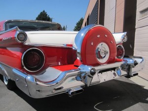 1959-Ford-Fairlane-500-Skyliner-Retractable-Hardtop-Show-Winner-Red-11