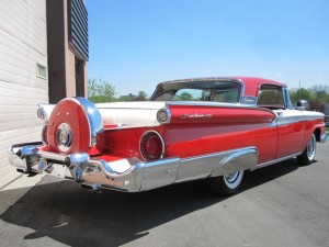 1959-Ford-Fairlane-500-Skyliner-Retractable-Hardtop-Show-Winner-Red-15