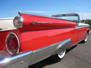 1959-Ford-Fairlane-500-Skyliner-Retractable-Hardtop-Show-Winner-Red-16