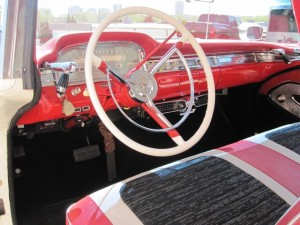 1959-Ford-Fairlane-500-Skyliner-Retractable-Hardtop-Show-Winner-Red-19