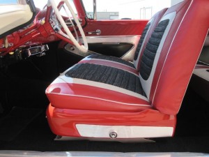 1959-Ford-Fairlane-500-Skyliner-Retractable-Hardtop-Show-Winner-Red-21