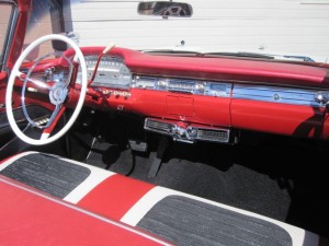 1959-Ford-Fairlane-500-Skyliner-Retractable-Hardtop-Show-Winner-Red-24