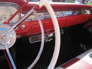 1959-Ford-Fairlane-500-Skyliner-Retractable-Hardtop-Show-Winner-Red-25