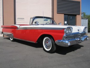 1959-Ford-Fairlane-500-Skyliner-Retractable-Hardtop-Show-Winner-Red-3