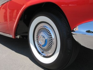 1959-Ford-Fairlane-500-Skyliner-Retractable-Hardtop-Show-Winner-Red-31