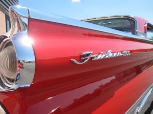 1959-Ford-Fairlane-500-Skyliner-Retractable-Hardtop-Show-Winner-Red-33