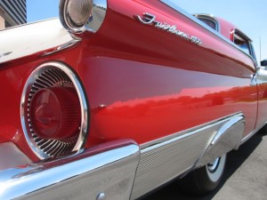 1959-Ford-Fairlane-500-Skyliner-Retractable-Hardtop-Show-Winner-Red-35