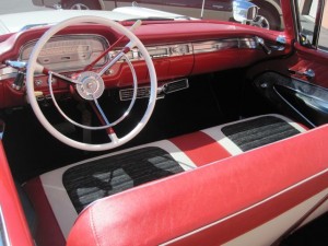 1959-Ford-Fairlane-500-Skyliner-Retractable-Hardtop-Show-Winner-Red-36