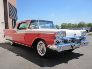 1959-Ford-Fairlane-500-Skyliner-Retractable-Hardtop-Show-Winner-Red-4