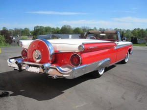 1959-Ford-Fairlane-500-Skyliner-Retractable-Hardtop-Show-Winner-Red-5