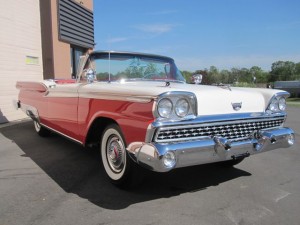 1959-Ford-Fairlane-500-Skyliner-Retractable-Hardtop-Show-Winner-Red-8