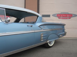 1958-Chevrolet-Impala-2-door-sports-coupe-excellent-original - 09