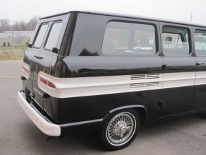 1964-Chevrolet-Corvair-Greenbrier-van-nine-passenger-six-door-original-low-miles  - 06