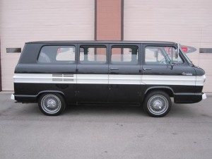 1964-Chevrolet-Corvair-Greenbrier-van-nine-passenger-six-door-original-low-miles  - 09