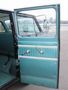1964-Chevrolet-Corvair-Greenbrier-van-nine-passenger-six-door-original-low-miles  - 24