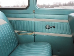 1964-Chevrolet-Corvair-Greenbrier-van-nine-passenger-six-door-original-low-miles  - 32