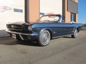 1964.5-Ford-Mustang-Convertible-restored-sixty-four-and-half-early-production - 04