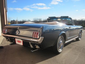 1964.5-Ford-Mustang-Convertible-restored-sixty-four-and-half-early-production - 08