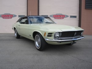 1970-Ford-Mustang-Low-Mileage-All-Original-02