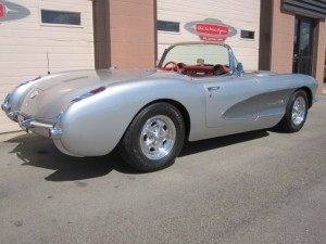 1957-Chevrolet-Corvette-Fuel-Injected-Resto-Mod03