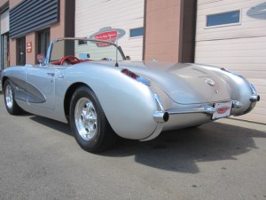 1957-Chevrolet-Corvette-Fuel-Injected-Resto-Mod04