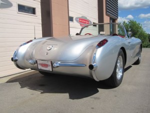 1957-Chevrolet-Corvette-Fuel-Injected-Resto-Mod16