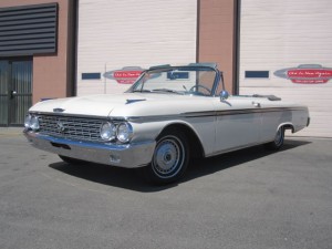 1962-Ford-Galaxie-500-Sunliner-Convertible01