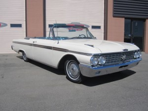 1962-Ford-Galaxie-500-Sunliner-Convertible03