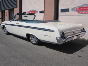 1962-Ford-Galaxie-500-Sunliner-Convertible04