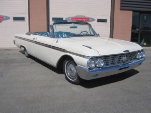 1962-Ford-Galaxie-500-Sunliner-Convertible05