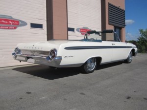 1962-Ford-Galaxie-500-Sunliner-Convertible06