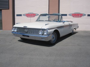 1962-Ford-Galaxie-500-Sunliner-Convertible24