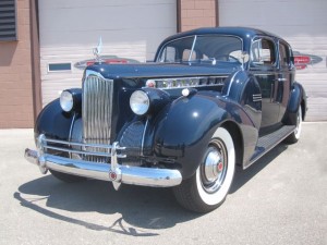 1940-Packard-Super-8-160-Touring-Sedan-Full-Classic - 01