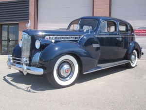 1940-Packard-Super-8-160-Touring-Sedan-Full-Classic - 03
