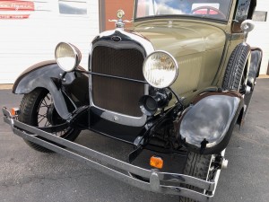 26 - 1928 Ford Model A Roadster