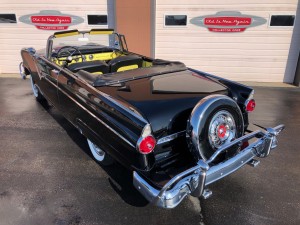 1955_ford_sunliner_8