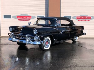 1955_ford_sunliner_1