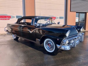 1955_ford_sunliner_2