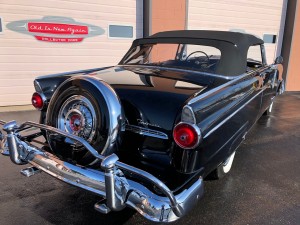 1955_ford_sunliner_9