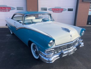 1956 Ford Fairlane Victoria - 2